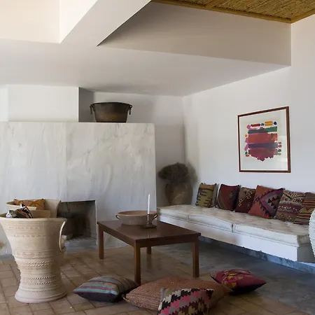 τhe White Apartman Makríjalosz
