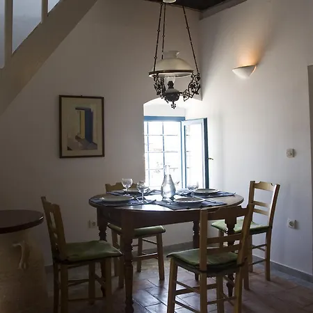τhe White Apartment