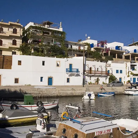τhe White Apartment *