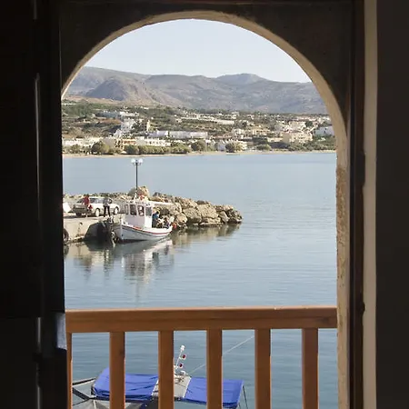 τhe White Apartment Makry Gialos (Crete)