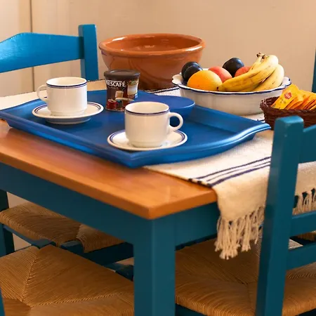 τhe White Apartment *