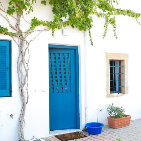 τhe White Makry Gialos (Crete)