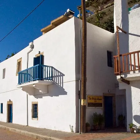 τhe White Apartment