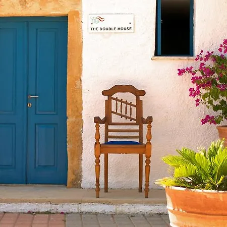 Apartment τhe White
